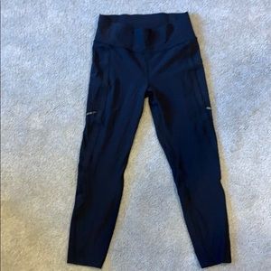 Lululemon Chase the Pace Crop Size 10